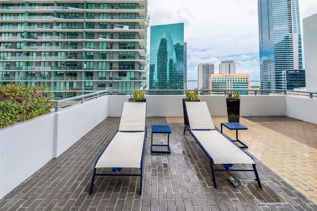60 SW 13th St 4002, Miami, FL 33130