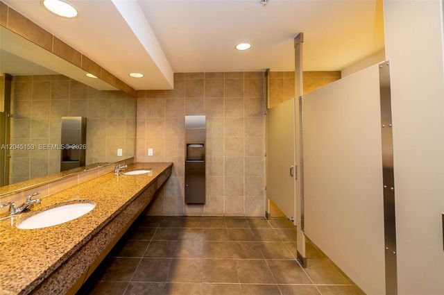 60 SW 13th St 4002, Miami, FL 33130