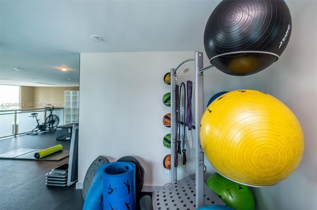 60 SW 13th St 4002, Miami, FL 33130