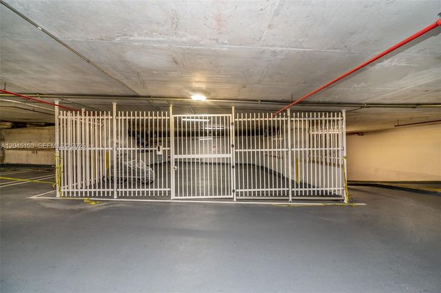 60 SW 13th St 4002, Miami, FL 33130
