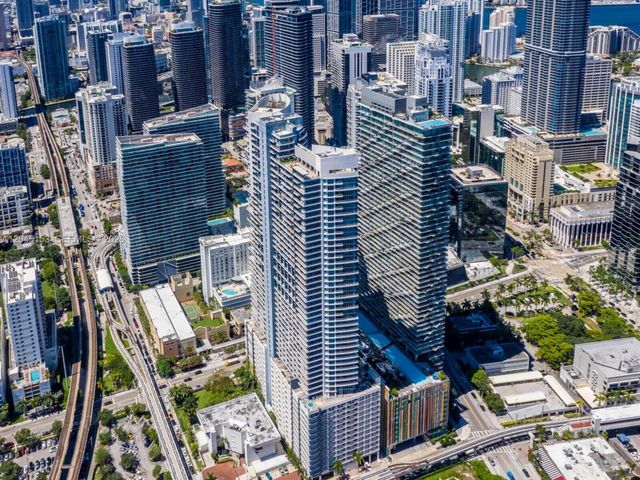 60 SW 13th St 4002, Miami, FL 33130