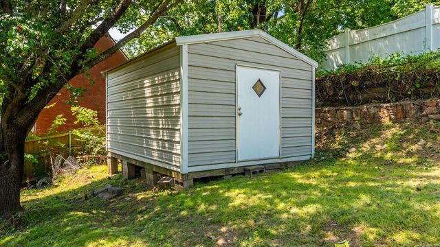 1814 N mississippi, Little Rock, AR 72227
