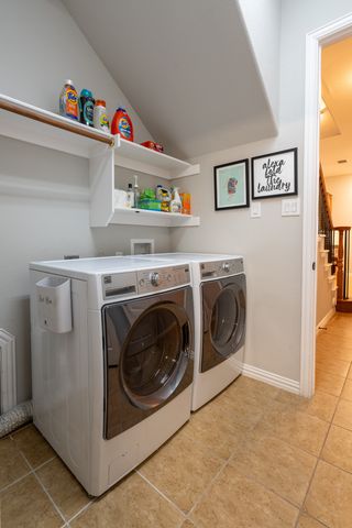 240 Carrington Lane, Lewisville, TX 75067