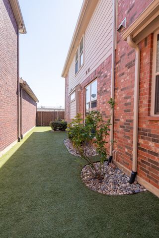 240 Carrington Lane, Lewisville, TX 75067