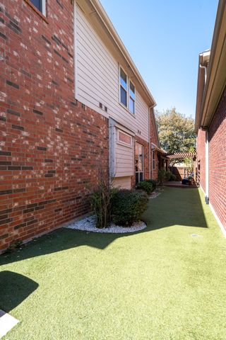 240 Carrington Lane, Lewisville, TX 75067