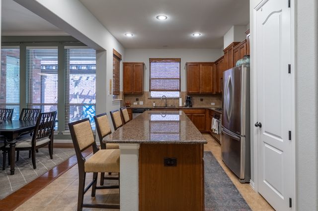 240 Carrington Lane, Lewisville, TX 75067