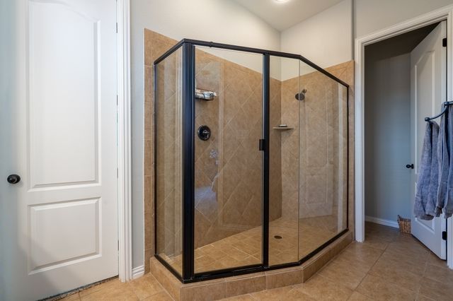 240 Carrington Lane, Lewisville, TX 75067