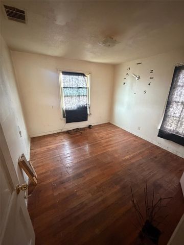 2033 Redman Circle, Dallas, TX 75223