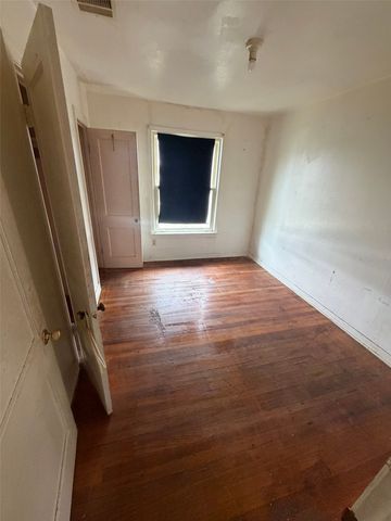 2033 Redman Circle, Dallas, TX 75223