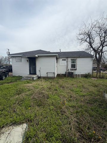 2033 Redman Circle, Dallas, TX 75223