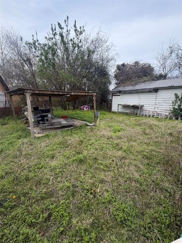 2033 Redman Circle, Dallas, TX 75223