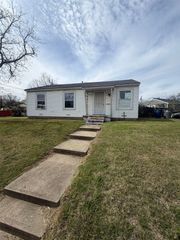 2033 Redman Circle, Dallas, TX 75223