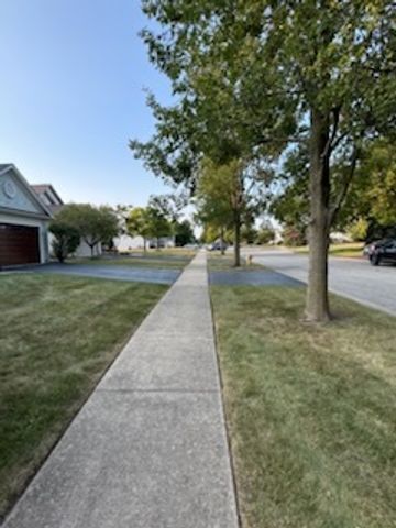 10 Lilac Court, Bolingbrook, IL 60490