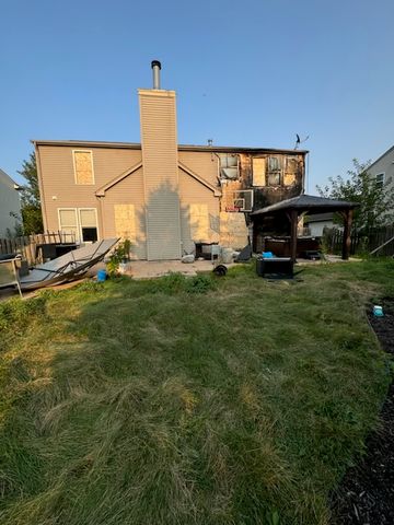 10 Lilac Court, Bolingbrook, IL 60490