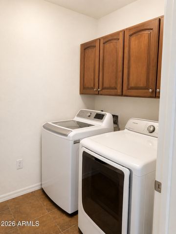 250 W Queen Creek Apt 237, Chandler, AZ 85248