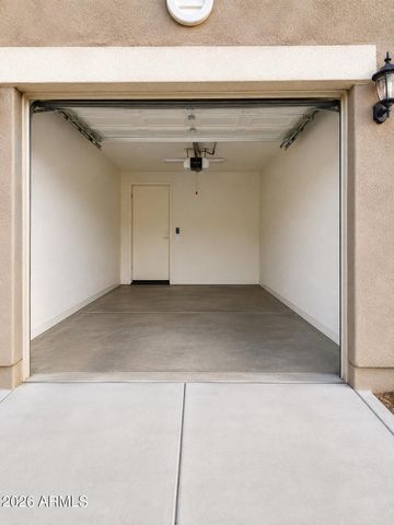 250 W Queen Creek Apt 237, Chandler, AZ 85248