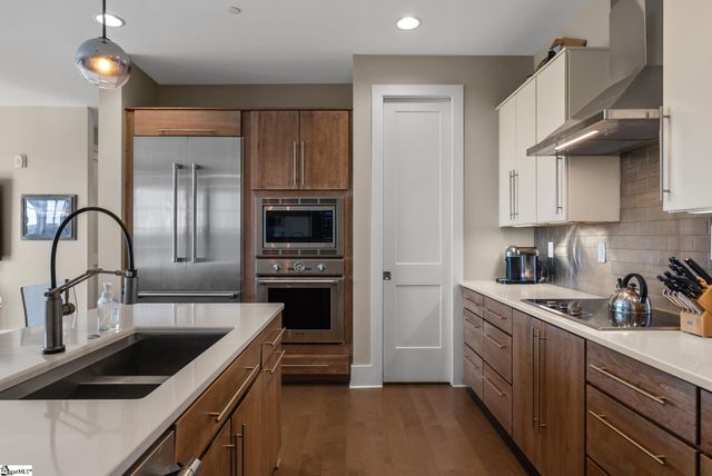 121 Rhett Street Unit 501, Greenville, SC 29601