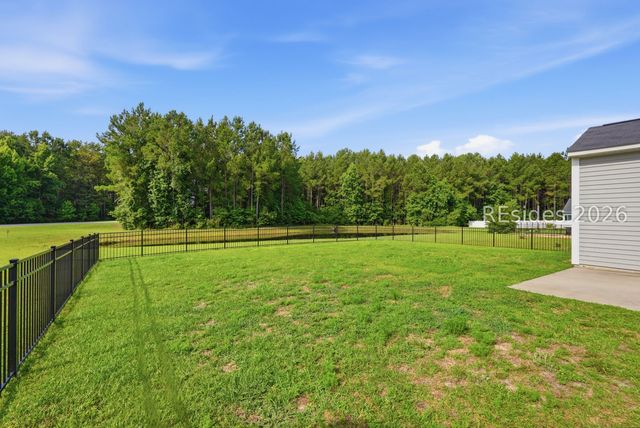 7 Woodland Ct, Bluffton, SC 29910