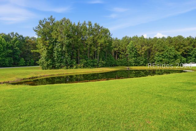 7 Woodland Ct, Bluffton, SC 29910