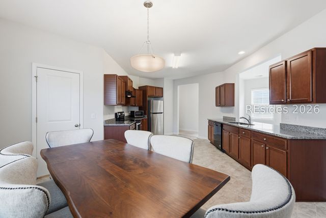 7 Woodland Ct, Bluffton, SC 29910