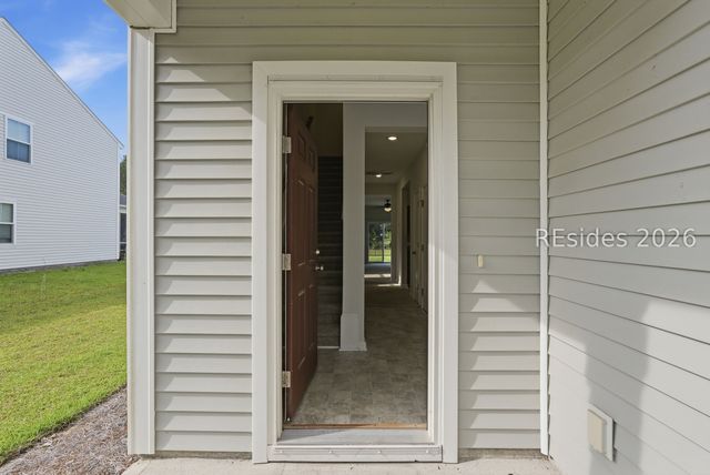 7 Woodland Ct, Bluffton, SC 29910