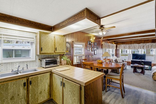 28 Golden Spur, Stonington, CT 06378