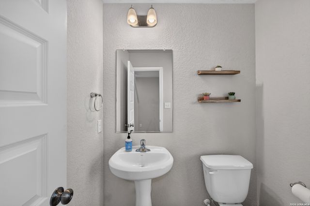 2536 Hiddenbrooke Trace, Seguin, TX 78155