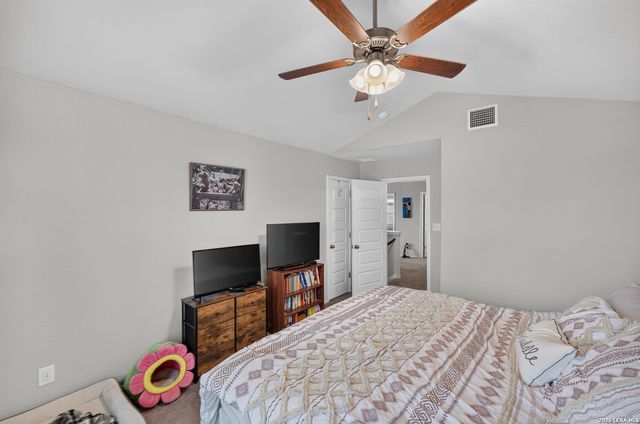 2536 Hiddenbrooke Trace, Seguin, TX 78155