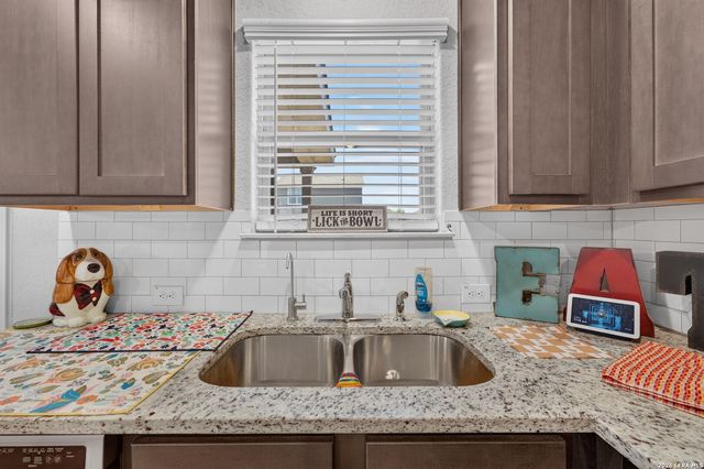 2536 Hiddenbrooke Trace, Seguin, TX 78155