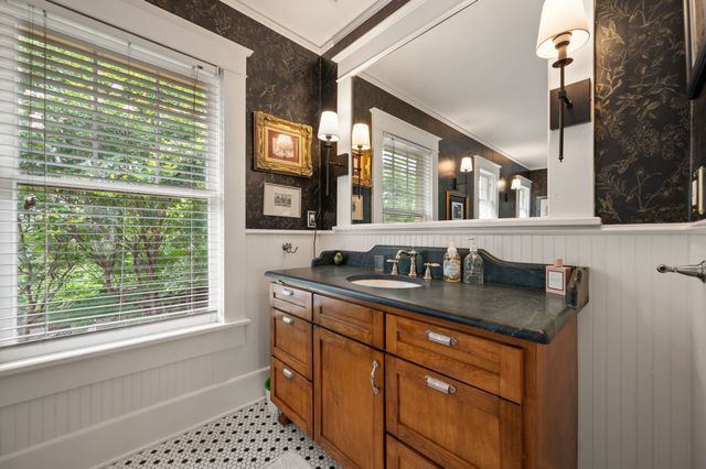 2307 5th Avenue, Fort Worth, TX 76110