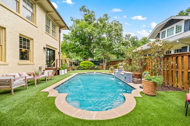 2307 5th Avenue, Fort Worth, TX 76110