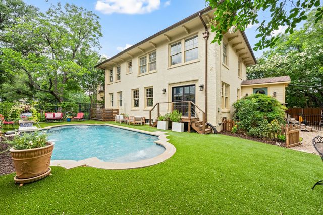 2307 5th Avenue, Fort Worth, TX 76110