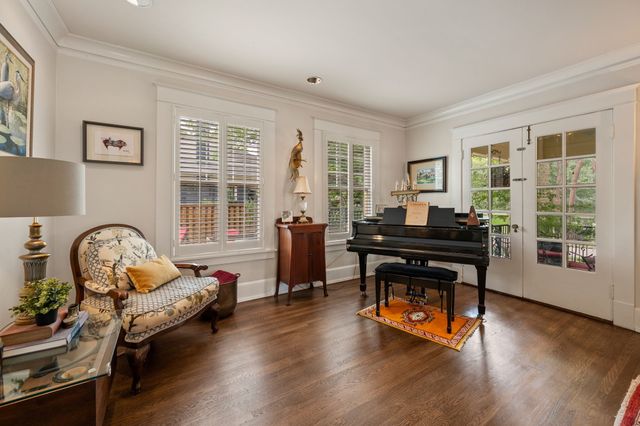 2307 5th Avenue, Fort Worth, TX 76110