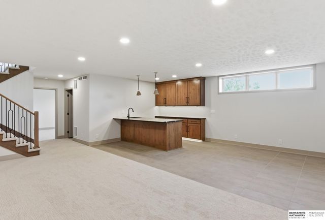 10305 Carpenter Street, Papillion, NE 68138