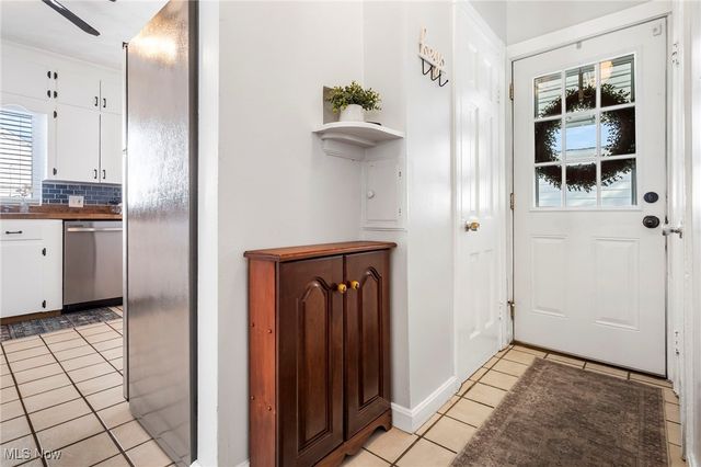 687 Crestview Avenue, Akron, OH 44320