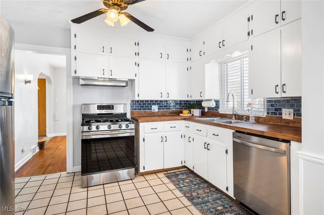 687 Crestview Avenue, Akron, OH 44320