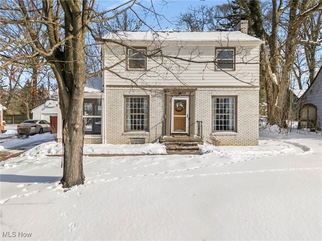 687 Crestview Avenue, Akron, OH 44320