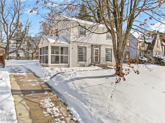 687 Crestview Avenue, Akron, OH 44320