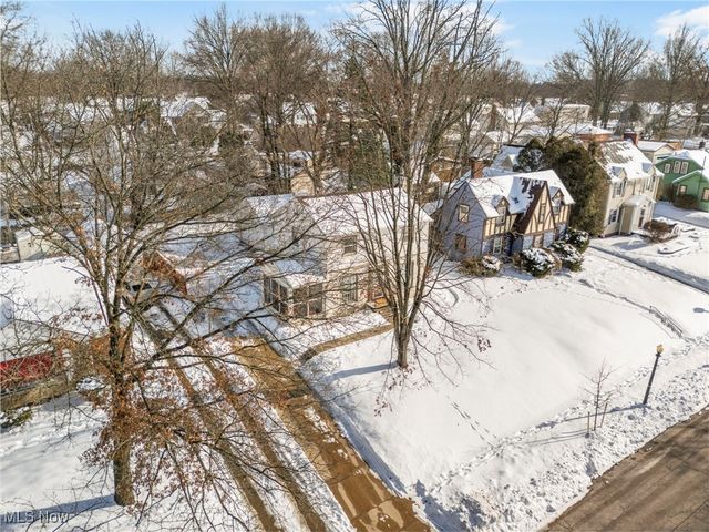 687 Crestview Avenue, Akron, OH 44320