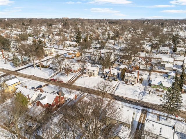 687 Crestview Avenue, Akron, OH 44320