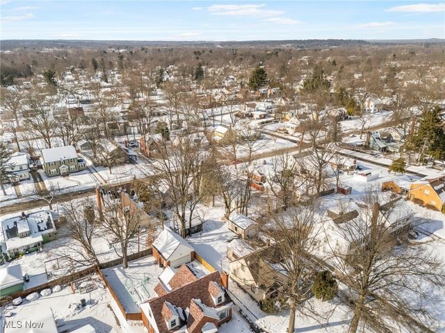 687 Crestview Avenue, Akron, OH 44320