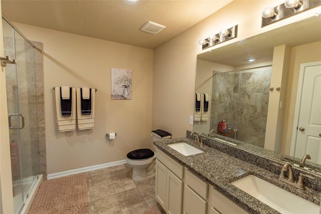 1035 Wavra Lane, New Ulm, TX 78950