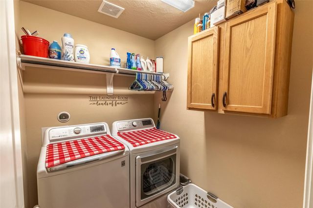 1035 Wavra Lane, New Ulm, TX 78950