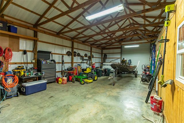 1035 Wavra Lane, New Ulm, TX 78950