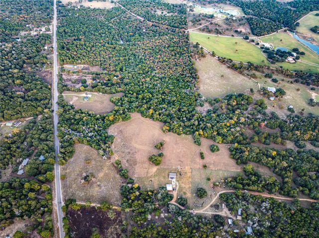 1035 Wavra Lane, New Ulm, TX 78950