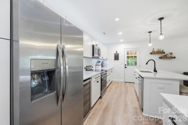 3673 Dockside Lane, Sherrills Ford, NC 28673