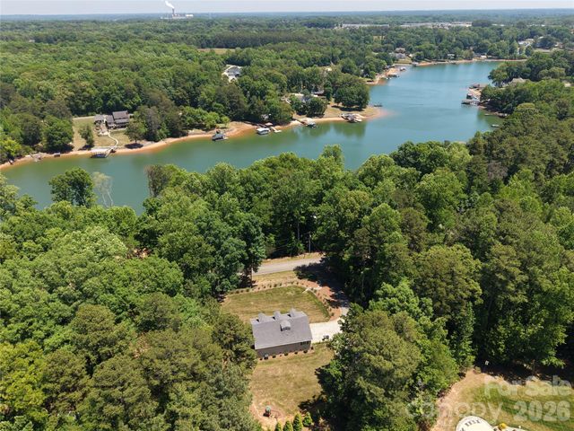 3673 Dockside Lane, Sherrills Ford, NC 28673