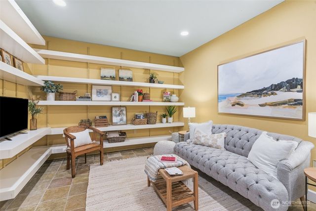 6813 80th Ave NW, Gig Harbor, WA 98335