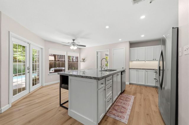 24 Gannet Hollow Place, The Woodlands, TX 77381