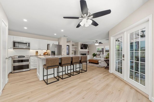 24 Gannet Hollow Place, The Woodlands, TX 77381
